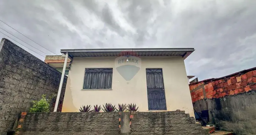 Excelente casa no novo aleixo | terreno amplo, localização tranquila e financiável