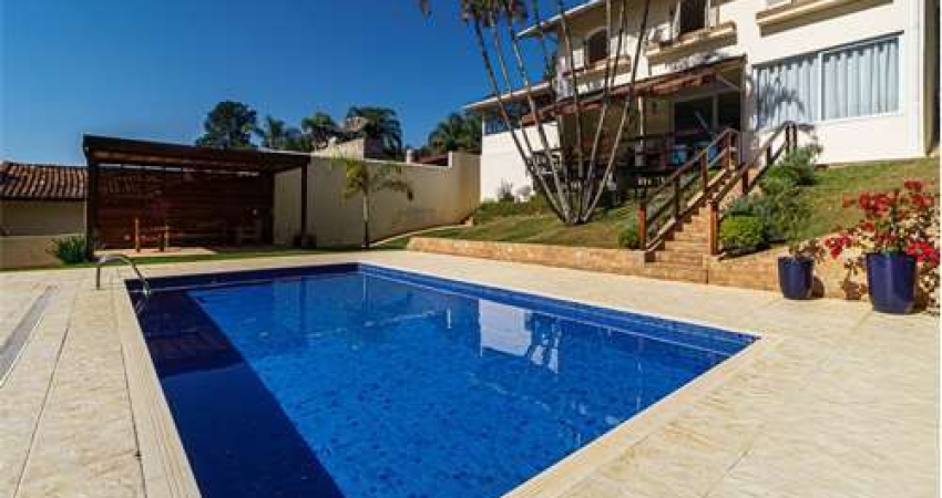 Casa tipo para venda com 4 quartos, sendo 2 suítes, 350m²