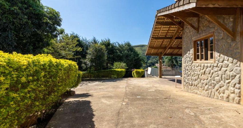 Casa tipo para venda com 3 quartos, sendo 3 suítes, 400m²
