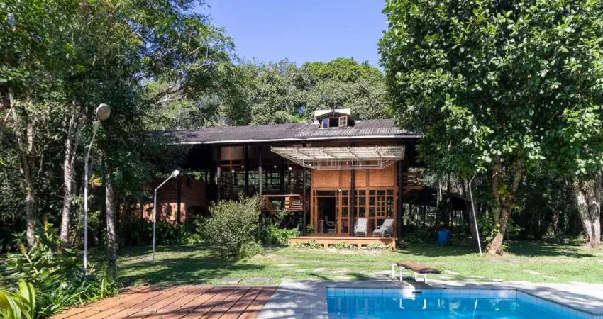 Casa tipo para venda em Parelheiros com 5 quartos, 357m²