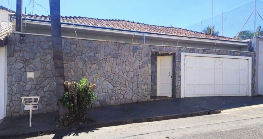 Casa de vila para venda com 3 quartos, sendo 1 suíte, 242m²