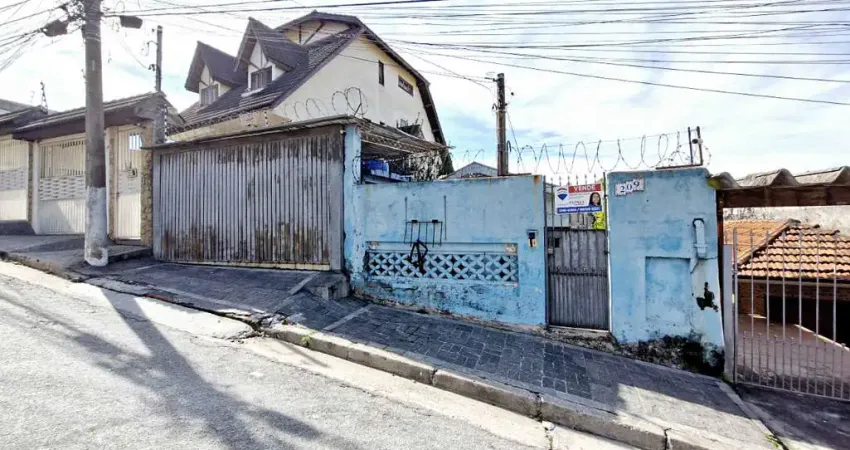 Casa tipo para venda em Vila Palmeiras com 3 quartos, 179m²