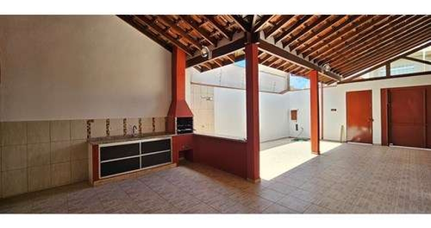 Casa de vila para venda com 3 quartos, sendo 1 suíte, 174m²