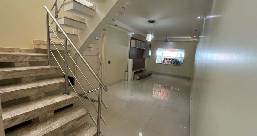 Sobrado para venda com 3 quartos, sendo 1 suíte, 158m²
