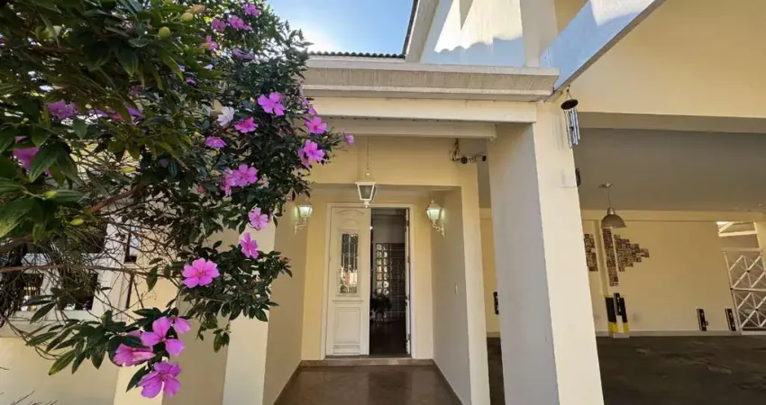 Casa no condomínio cond. Vianna Ville para venda em Granja Viana com 5 quartos, sendo 2 suítes, 501m²