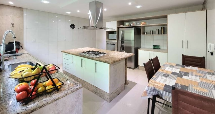 Sobrado para venda com 3 quartos, sendo 3 suítes, 160m²