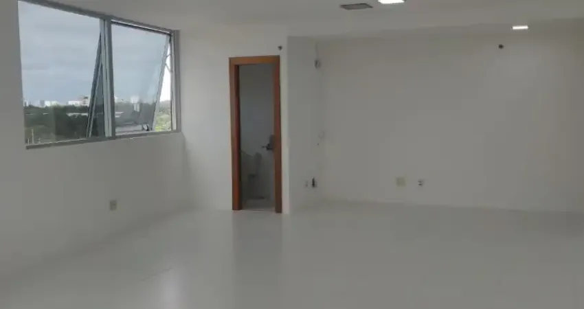 Sala ampla, vão livre, recém reformada, ar dutado 48.000 btu's, 02 vagas, salvador shopping business!