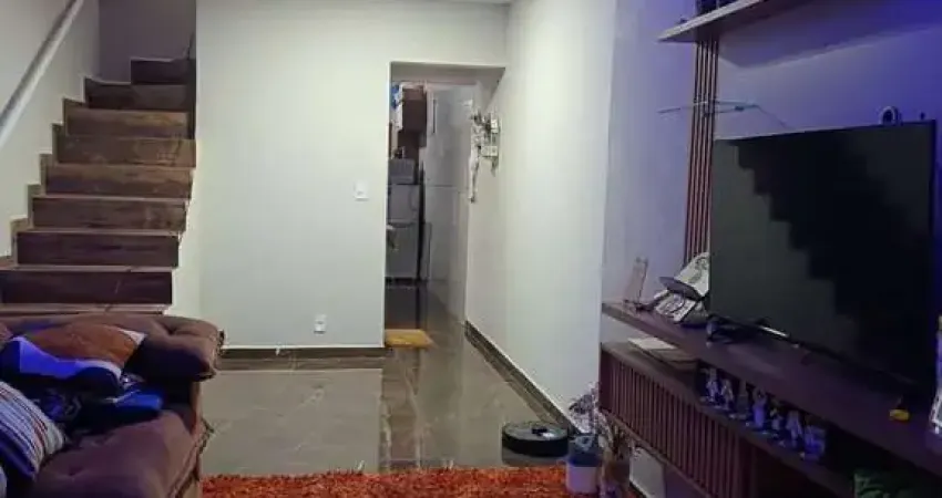 Sobrado Duplex de 2 Dormitórios 2 suítes no bairro Guilhermina Praia Grande - SP