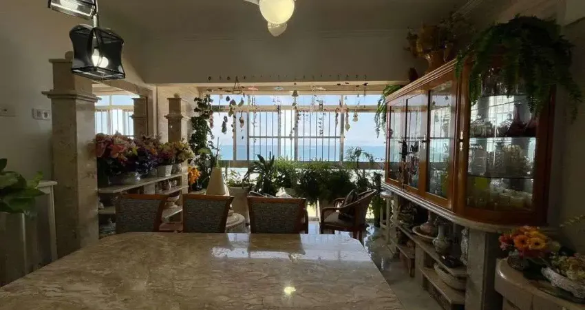 Apartamento à Venda com 1 dormitório vista mar com 68m² por R$ 530.000