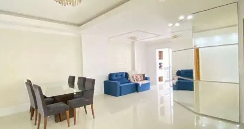 Apartamento à Venda com 4 quartos, 2 suítes + lavabo, 2 vagas em 233m².