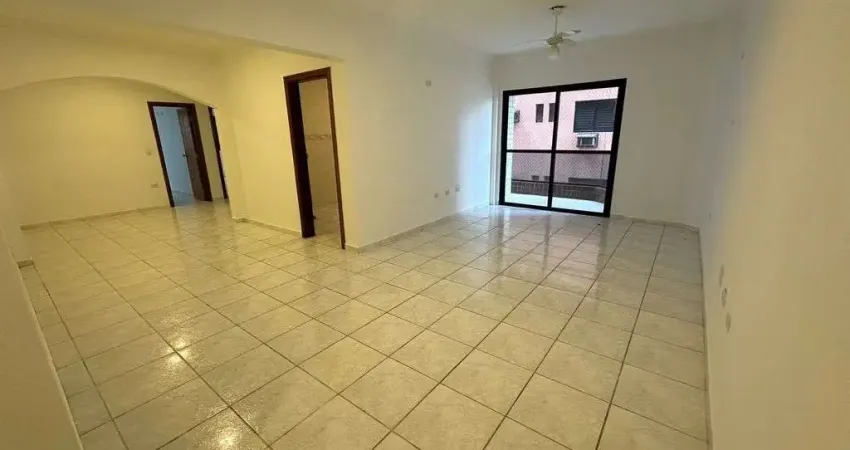 Apartamento de 2 Dormitórios sendo 1 suíte, 200 metros do mar, Canto do Forte