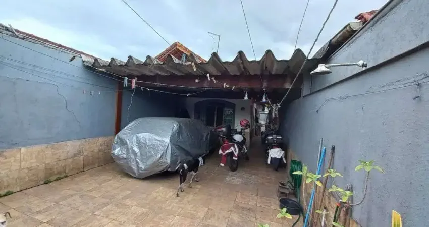 Casa 2 Dormitórios sendo 1 Suíte a Venda no Maracanã - Praia Grande, SP