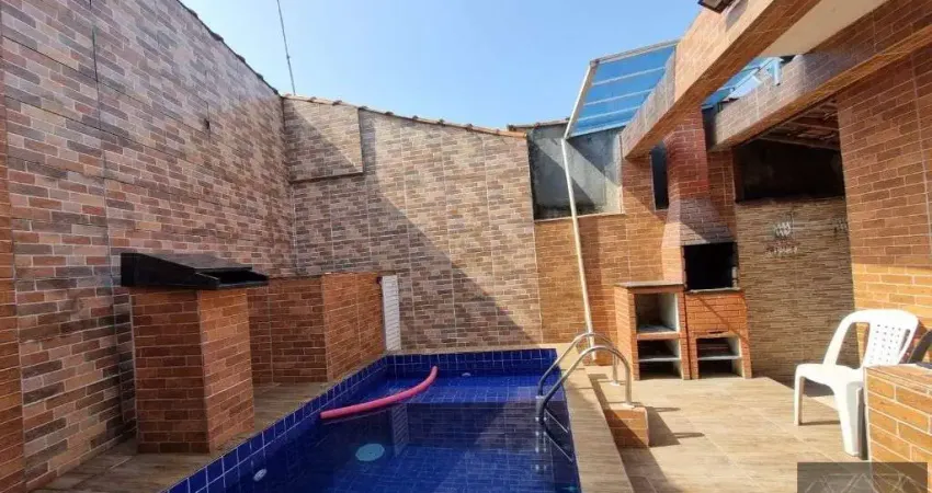 Casa à Venda em Aviação, Praia Grande - SP