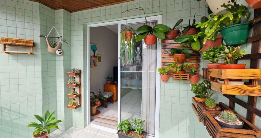 Apartamento 2 Dormitórios sendo 1 Suite na Vila Guilhermina á 300m da praia.