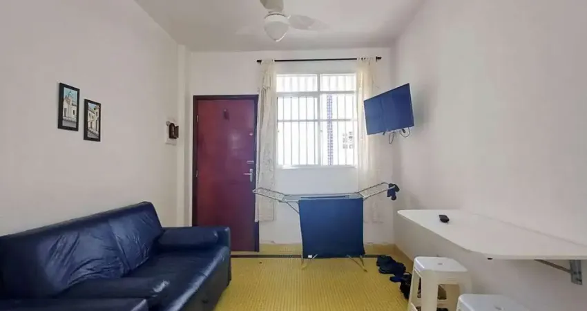 Kitnet frente mar com garagem semimobiliada no canto do forte - praia grande/sp