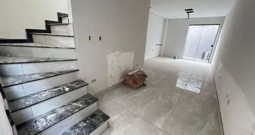 Sobrado em condominio de 2 dormitórios 1wc 1 lavabo - guilhermina- praia grande