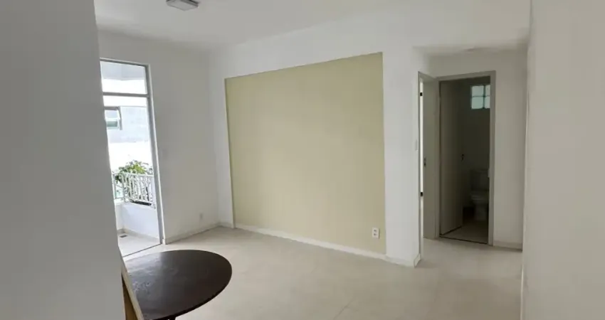 Apartamento à venda na Pituba – Reformado, ventilado e muito bem localizado!