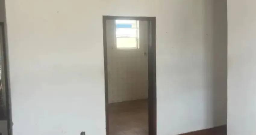 Oportunidade de investimento e moradia: apartamento padrão em caminho de areia