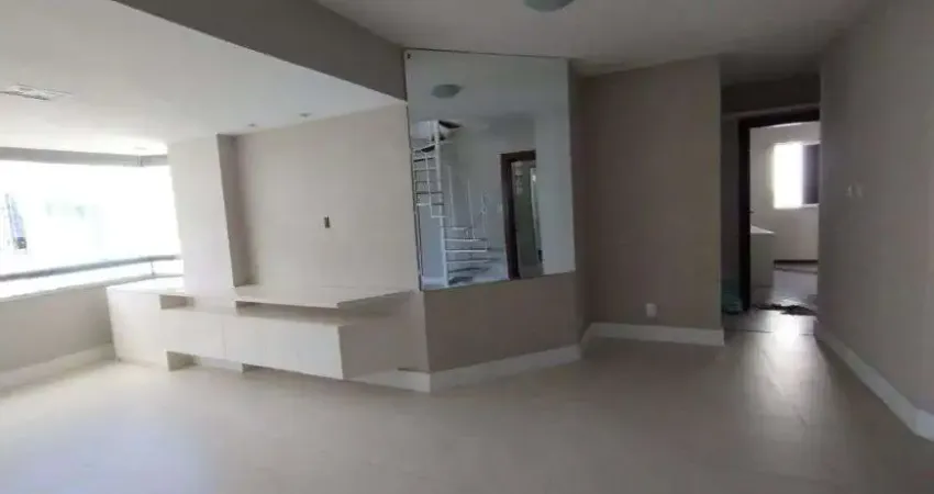 Cobertura Duplex de 3/4 com piscina, no Caminho das Arvores