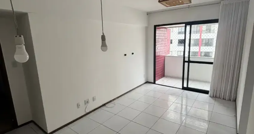 Excelente apartamento de 2/4 com armários embutidos, bem localizado, no stiep