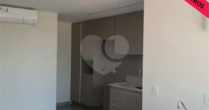 Apartamento com 3 quartos à venda ou para locação em São Judas - SP