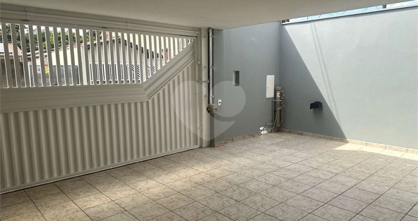 Casa com 3 quartos à venda em Jardim Astúrias I - SP