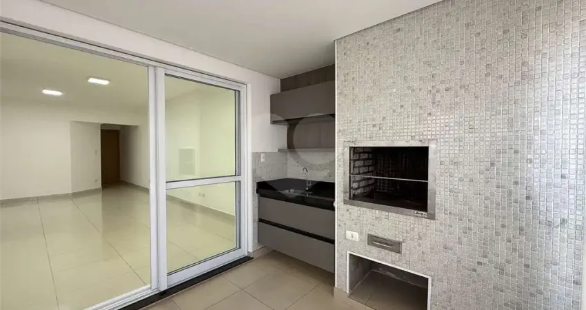 Apartamento com 3 quartos para locação em São Judas - SP