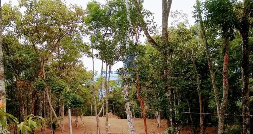 Terreno em Condomínio Fechado, plano pronto para construir, com área de lazer e lago para pescaria!