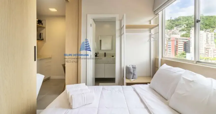 Studio todo reformado e mobiliado, com 1 vaga garagem rotativa