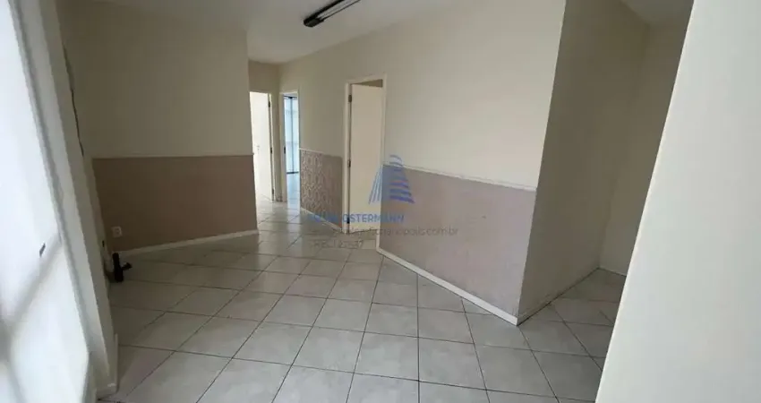 Sala Comercial em Centro, Florianópolis/SC, 3 ambientes, hall de recepção, copa, depósito e banheiro, com 67 m2 privativos! Aluguel Direto com Proprietário