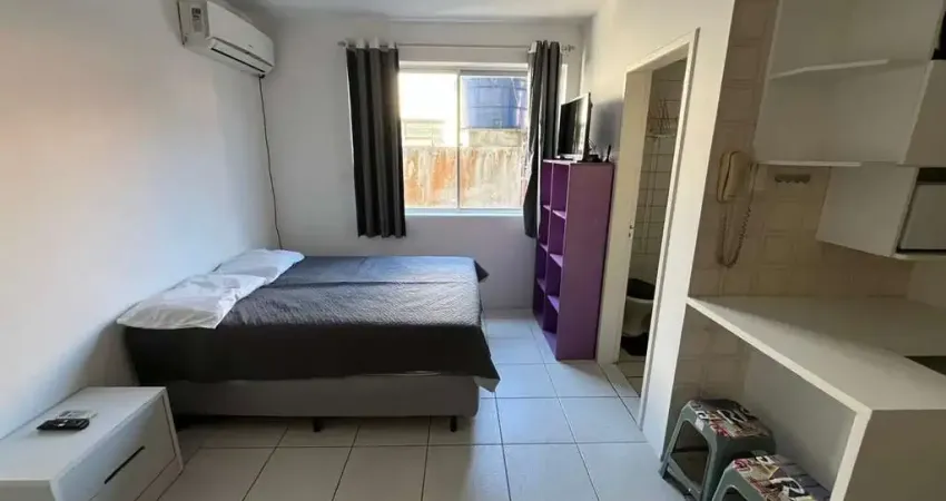 Studio mobiliado para locação anual, DIRETO COM PROPRIETÁRIO, 1 vaga rotativa, sol da manhã, Florianópolis