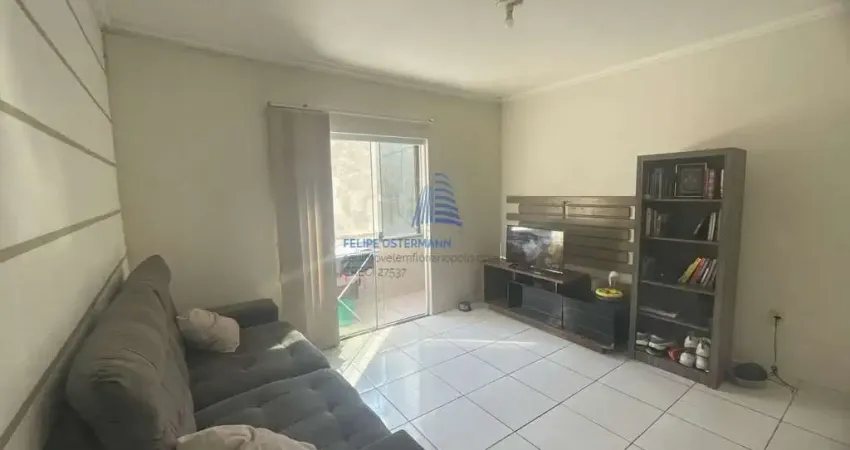 Apartamento de 2 dormitórios, sacada com churrasqueira, 1 vaga garagem, florianópolis/sc