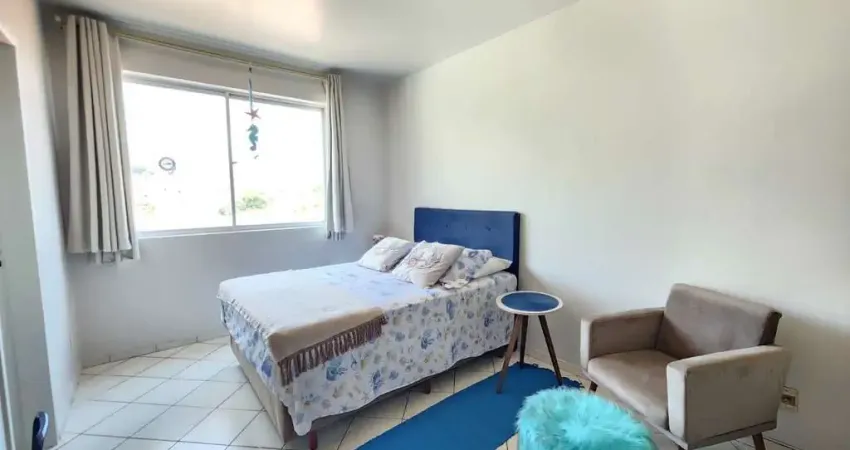 Studio com 1 vaga rotativa,  mobiliado e reformado,  sol da manhã, florianópolis