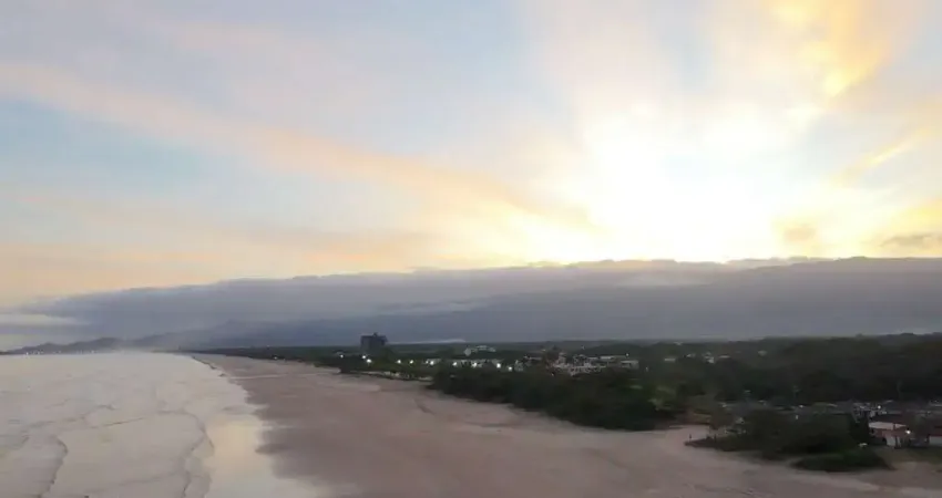 Sobrado em Condomínio para Venda em Bertioga, Vista Linda, 3 dormitórios, 2 banheiros, 3 vagas
