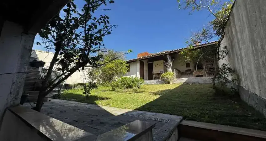 Casa com 2 quartos à venda na Rua Amazonas, Jardim Peró, Cabo Frio