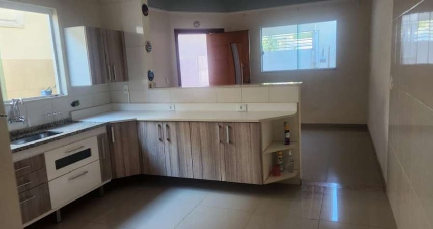 Casa para Locação em Indaiatuba, JARDIM REGENTE, 3 dormitórios, 1 suíte, 2 banheiros, 2 vagas