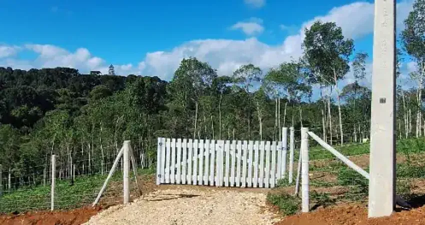 Chácara 3 km da igreja do roseira, toda cercada ja com padrão de luz ligado