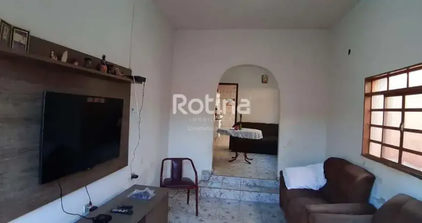 Casa à venda, 3 quartos, Osvaldo Rezende - Uberlândia/MG - Rotina Imobiliária