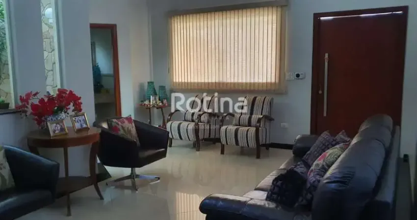Casa à venda, 4 quartos, Jardim Karaíba - Uberlândia/MG - Rotina Imobiliária