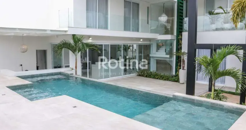 Casa alto padrão condomínio fechado / sobrado com elevador/5quartos/sendo 4suítespiscina