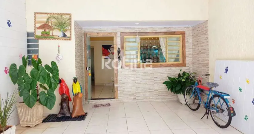 Casa à venda, 3 quartos, Jardim das Palmeiras - Uberlândia/MG - Rotina Imobiliária