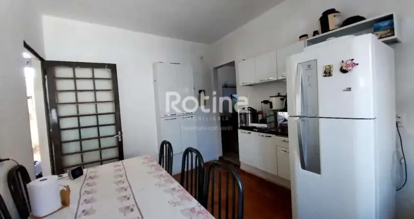 Casa à venda, 3 quartos, Santa Mônica - Uberlândia/MG - Rotina Imobiliária