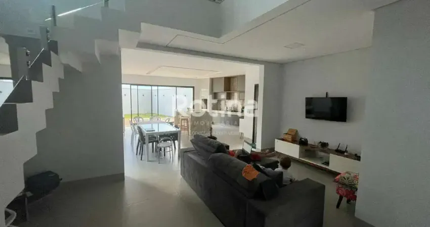 Casa em condomínio fechado com 4 quartos à venda na Avenida Manuel Lucio, --, Grand Ville, Uberlândia