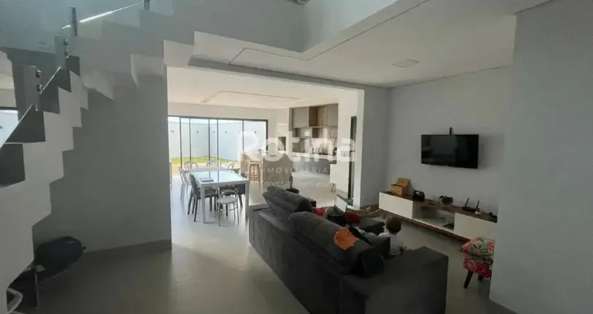 Casa em condomínio fechado com 4 quartos à venda na Avenida Manuel Lucio, --, Alto Umuarama, Uberlândia