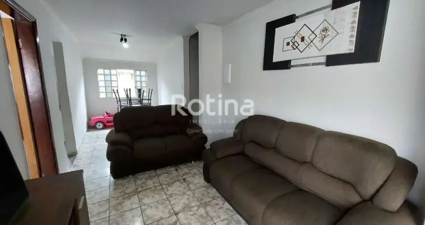 Casa à venda, 3 quartos, Luizote de Freitas - Uberlândia/MG - Rotina Imobiliária