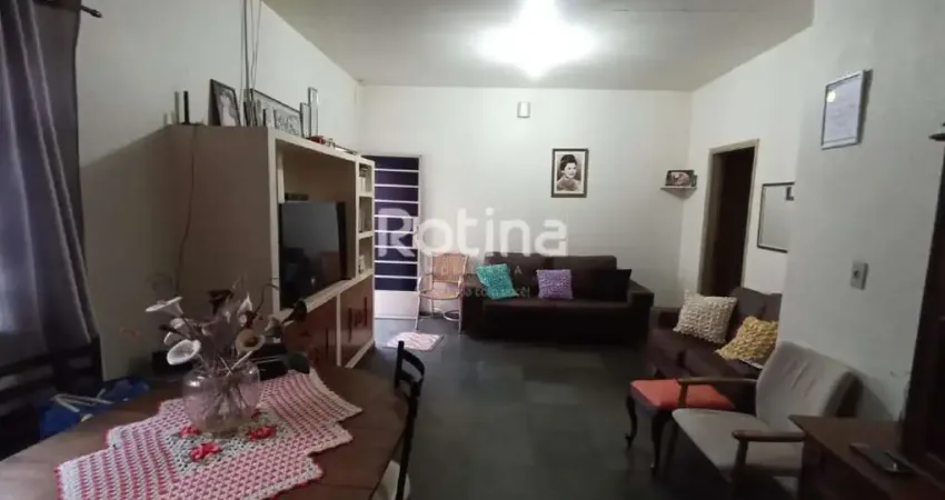 Casa à venda, 3 quartos, Osvaldo Rezende - Uberlândia/MG - Rotina Imobiliária
