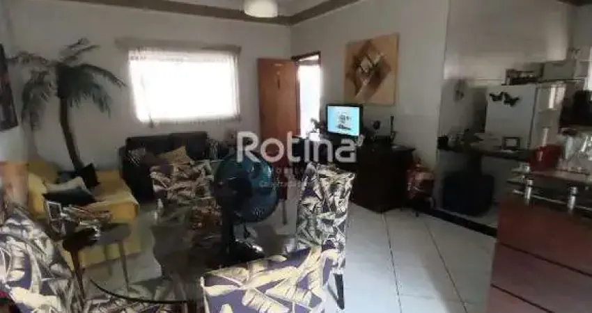 Casa à venda, 3 quartos, Nova Uberlândia - Uberlândia/MG - Rotina Imobiliária