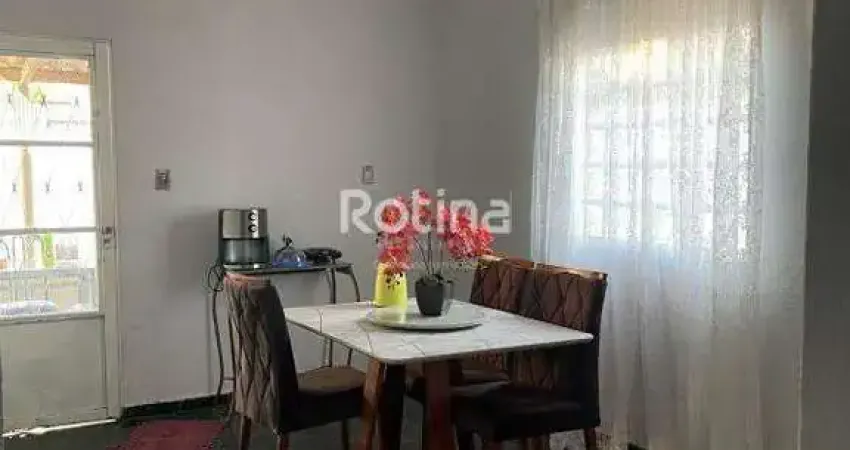 Casa à venda, 3 quartos, Jardim Ipanema - Uberlândia/MG - Rotina Imobiliária
