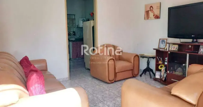Casa à venda, 6 quartos, Centro - Uberlândia/MG - Rotina Imobiliária