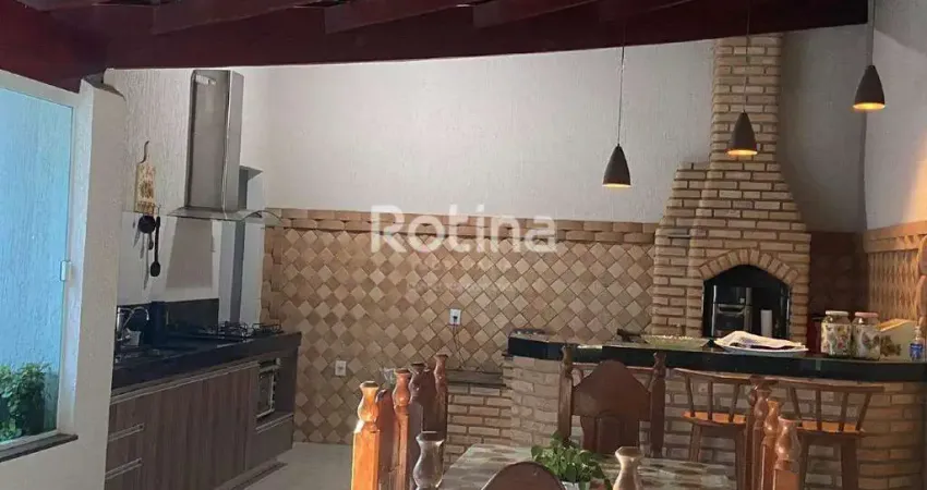 Casa 3 quartos, sendo 1 suite, jardim de inverno, área gourmet